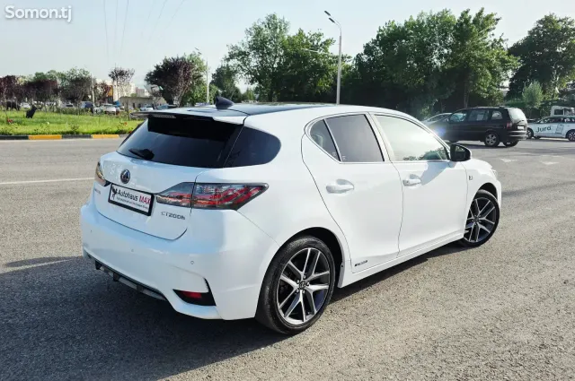 Lexus CT series 2014 · 2.0 CVT