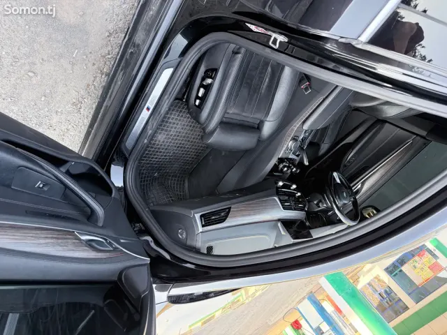BMW 5 series 2018 · 2.0 AT