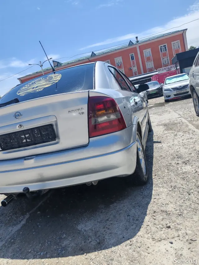 Opel Astra G 2002 · 1.6 MT