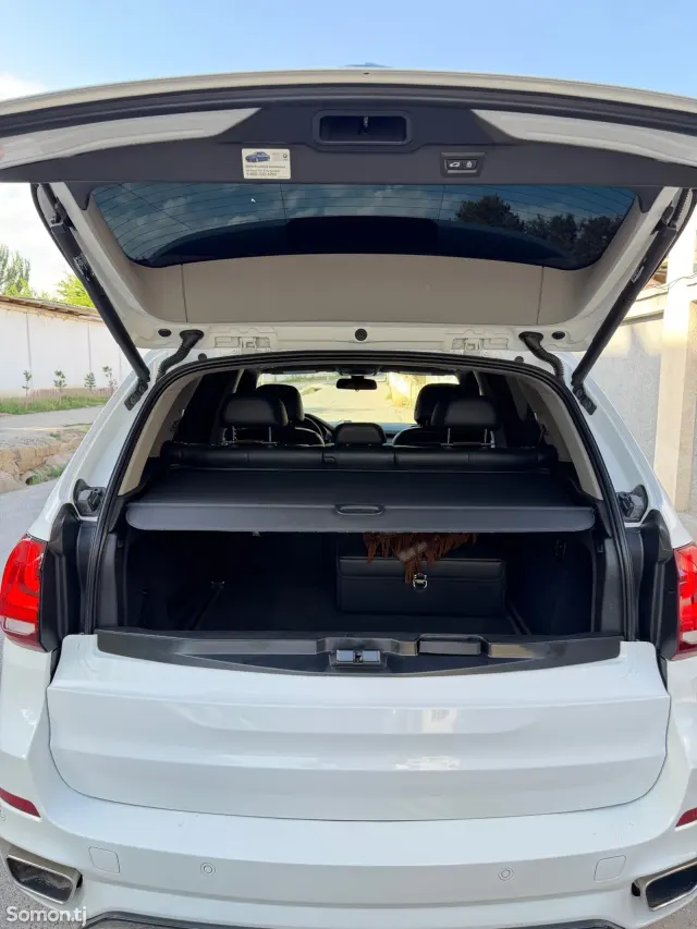 BMW X5 2016 · 3.0 AT