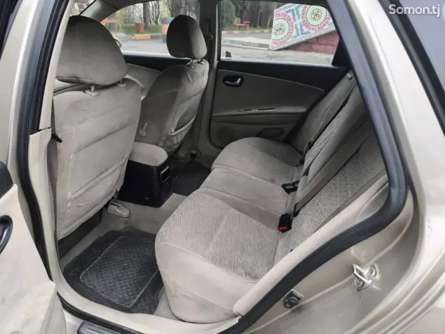 Nissan Primera 2002 · 1.8 MT