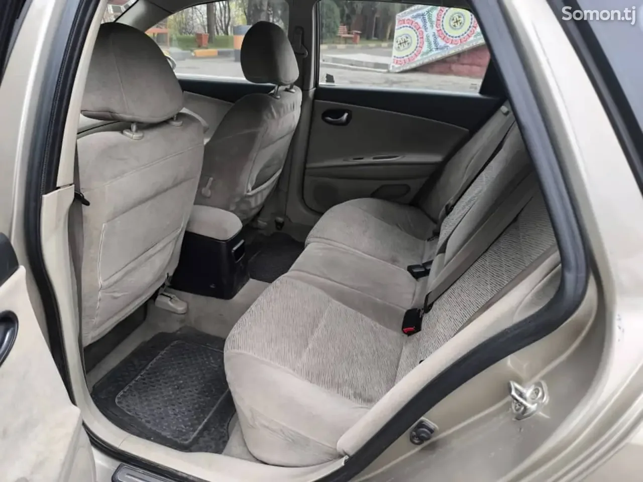 Nissan Primera 2002 · 1.8 MT