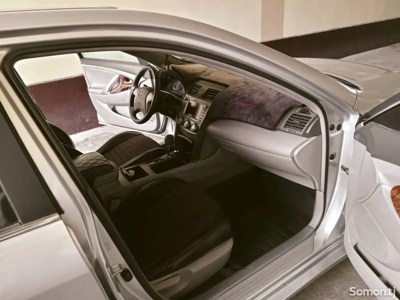 Toyota Camry 2010 · 2.4 AT