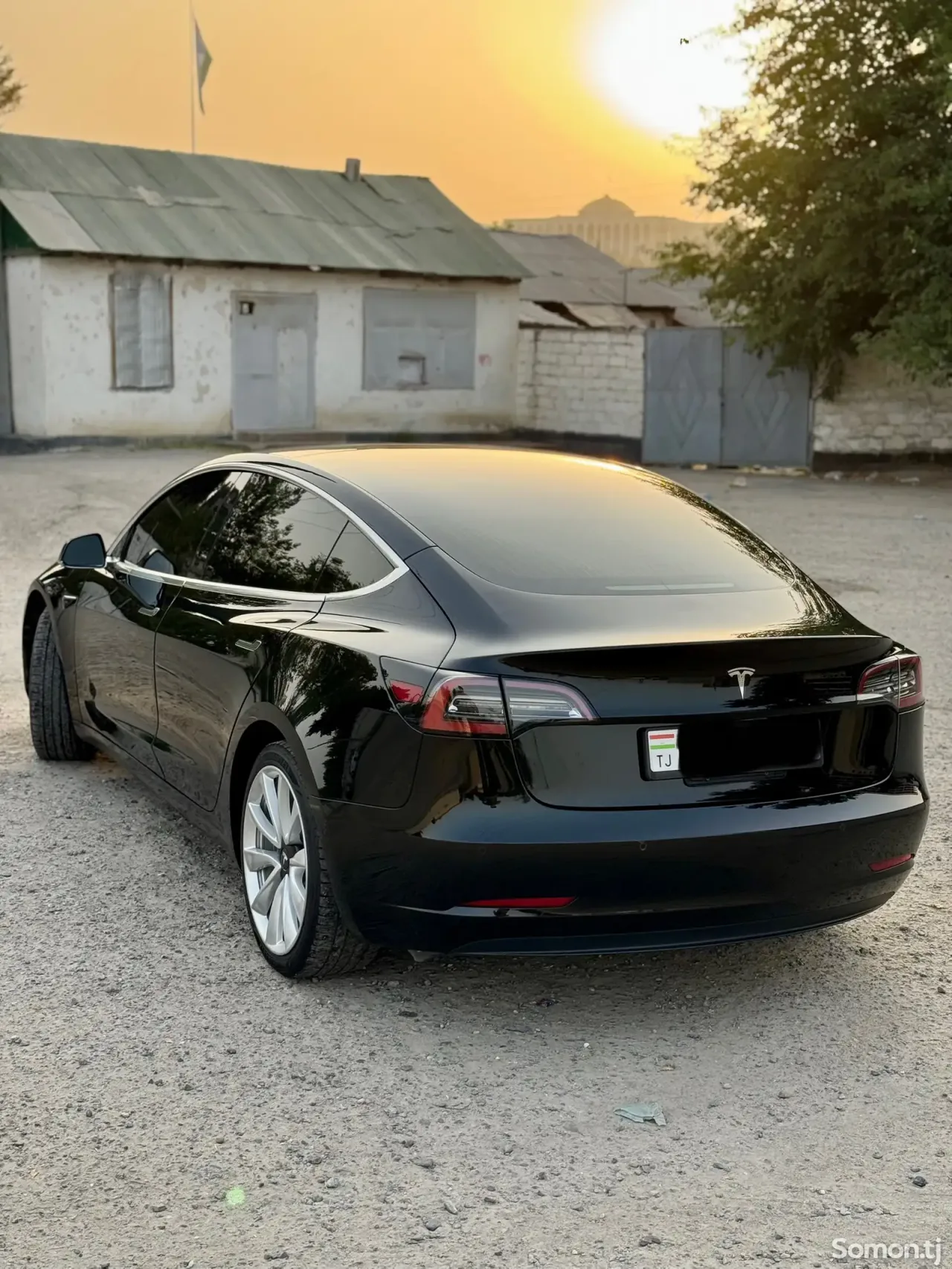 Tesla Model 3 2019 · AMT
