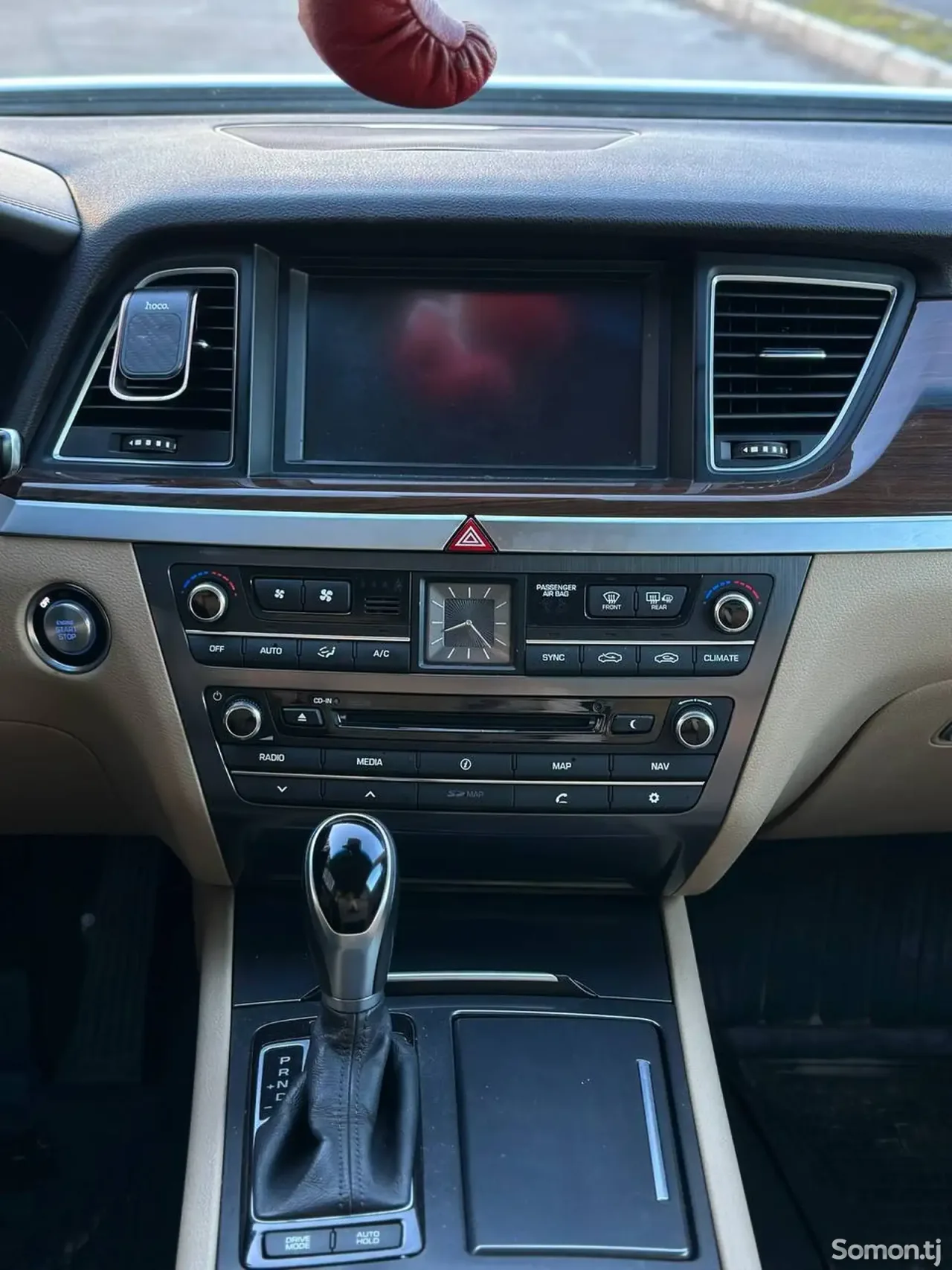 Hyundai Genesis 2016 · 3.0 AT