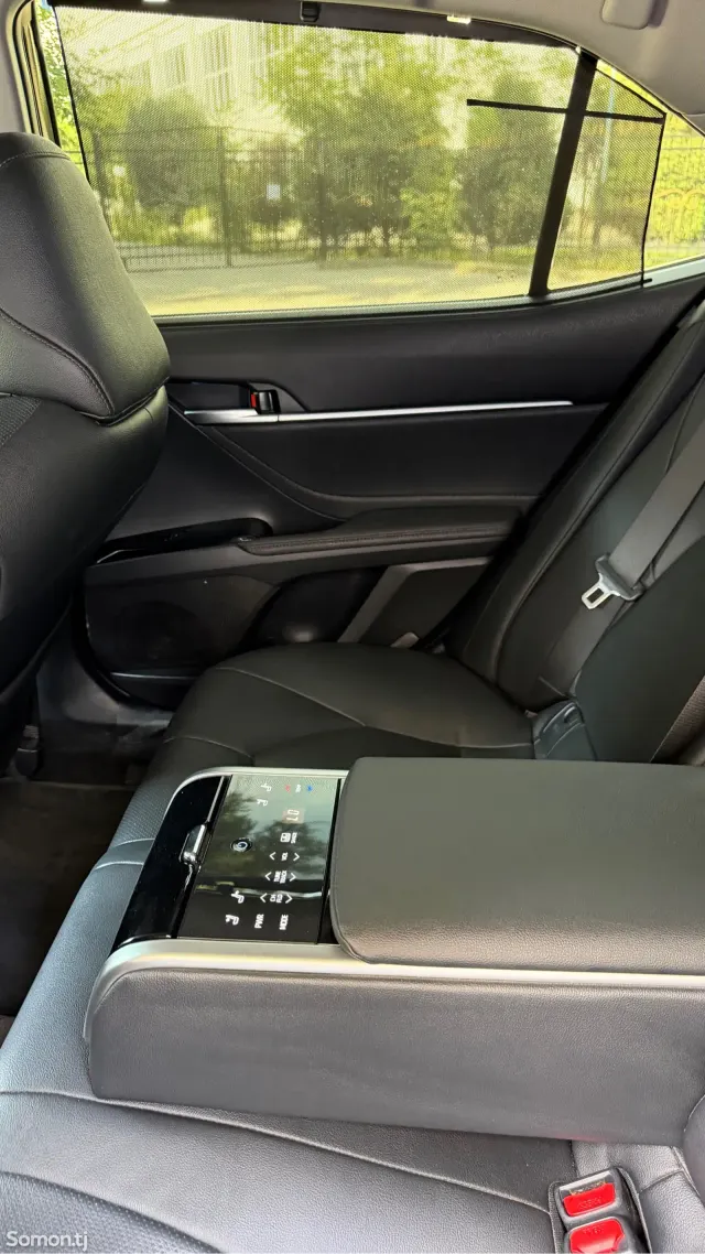 Toyota Camry 2024 · 2.5 AT