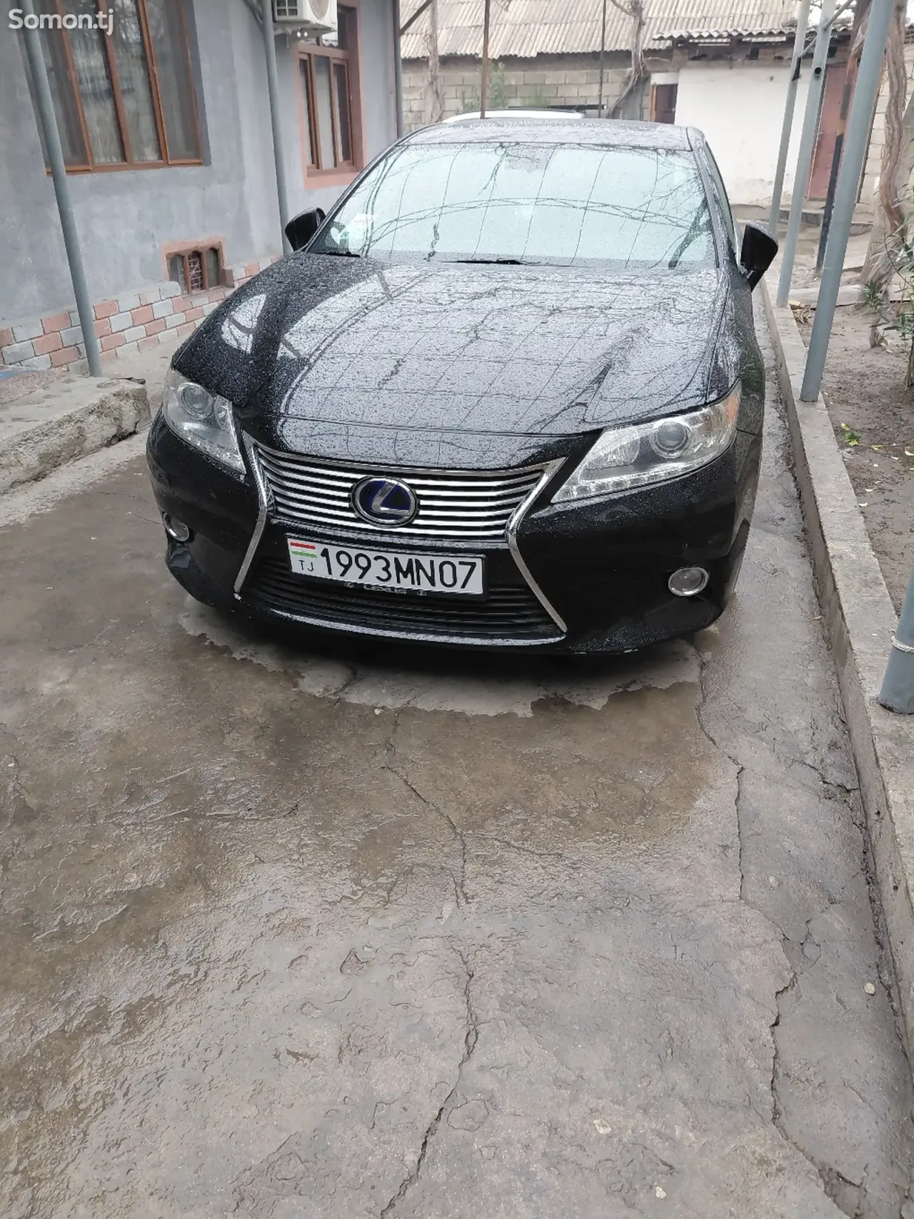 Lexus ES series 2014 · AT