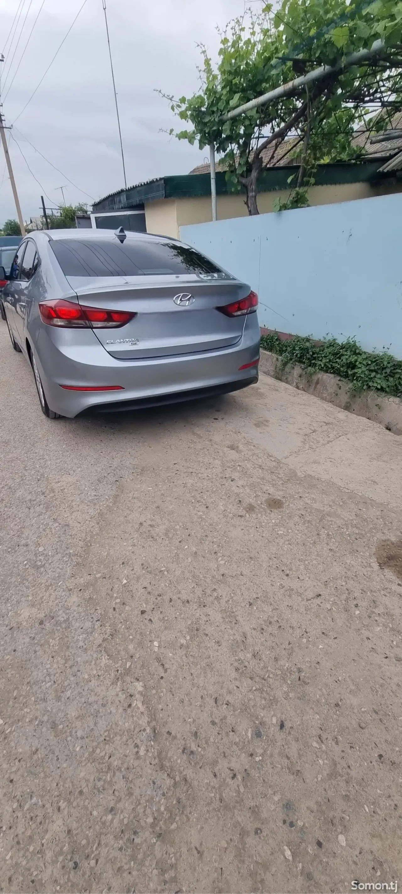 Hyundai Elantra 2017 · 2.0 AT