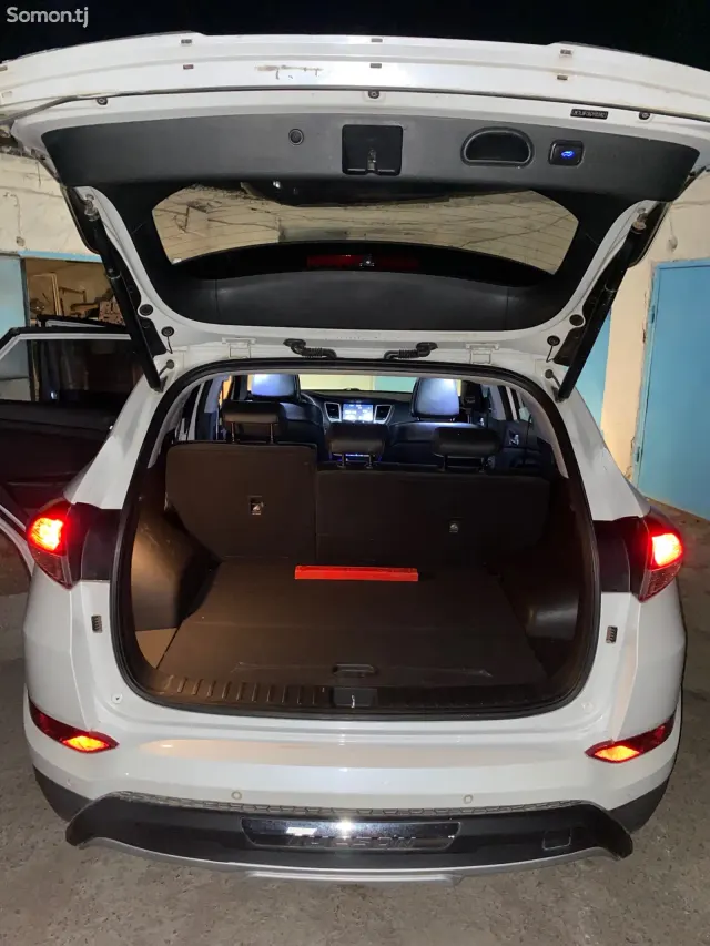 Hyundai Tucson 2016 · 1.6 AT