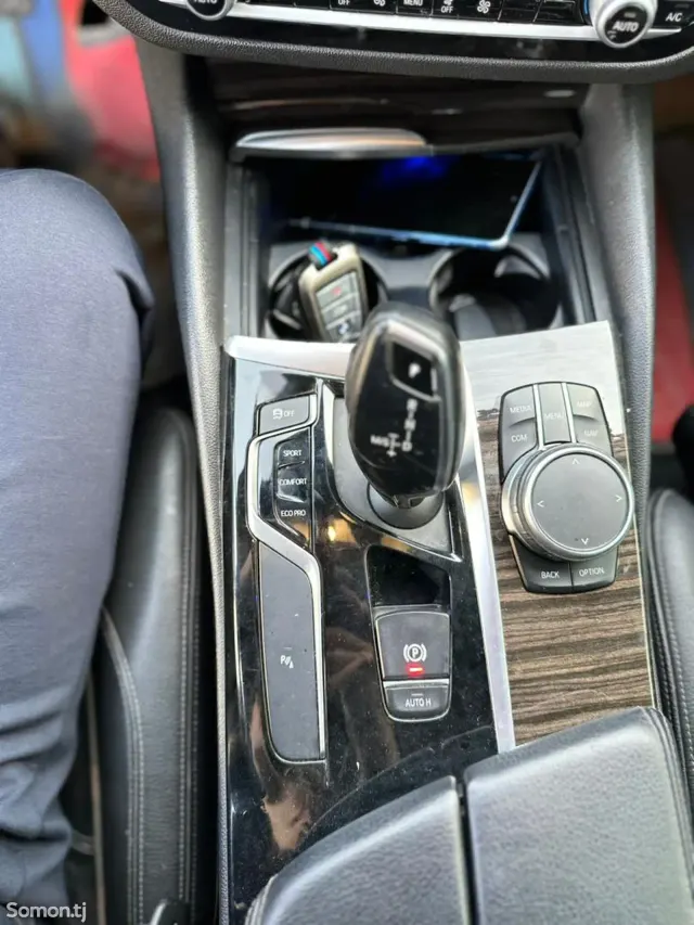BMW 5 series 2019 · 2.0 AT