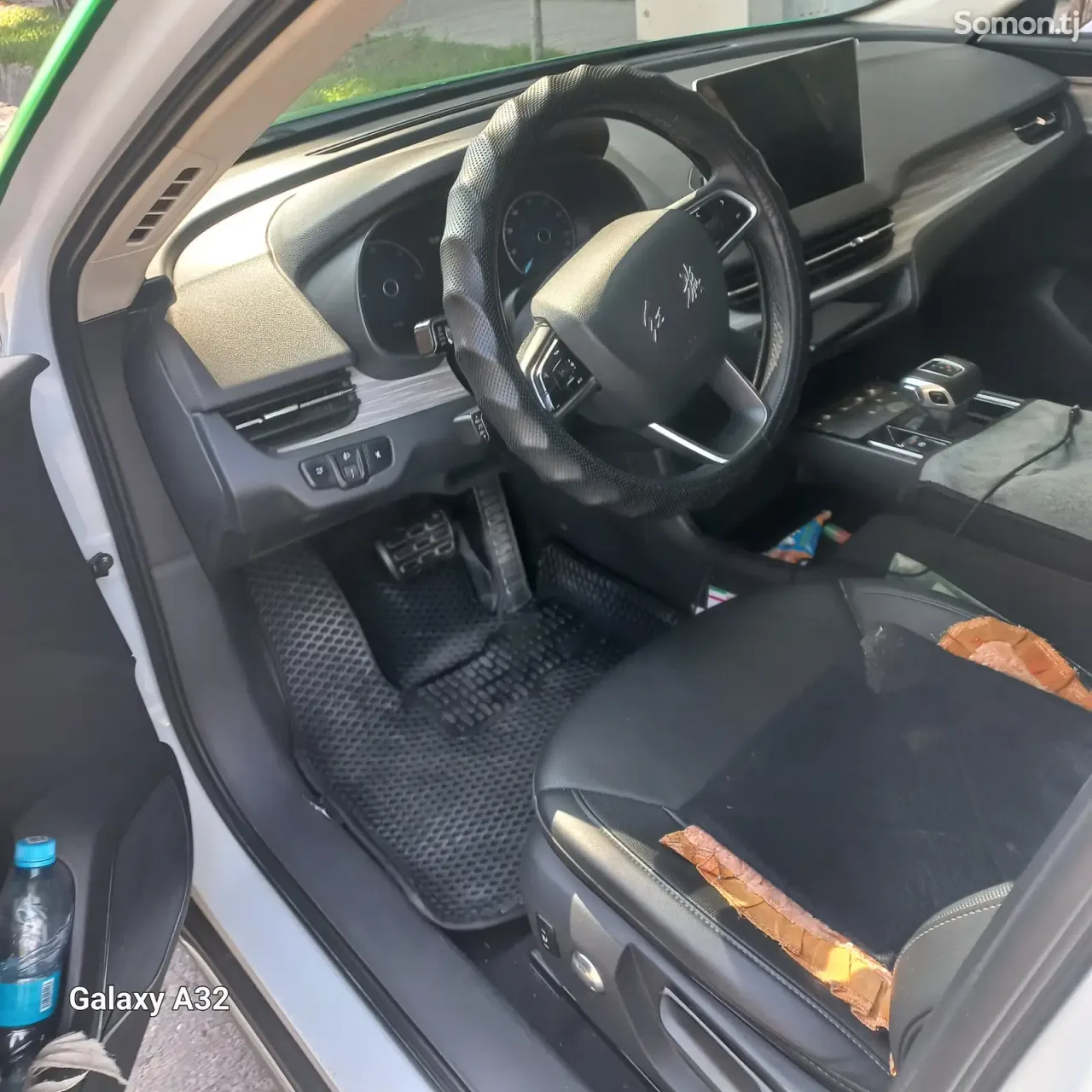Hongqi E-QM5 2024 · AMT