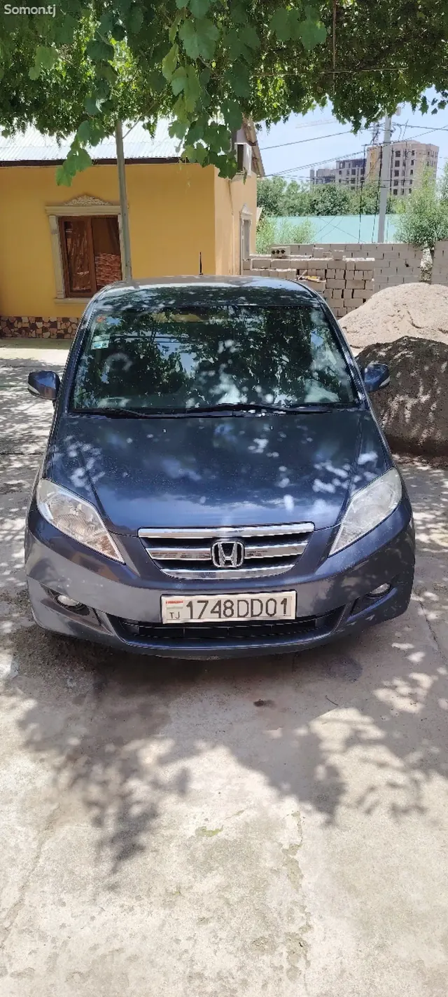 Honda FR-V 2006 · 1.8 MT