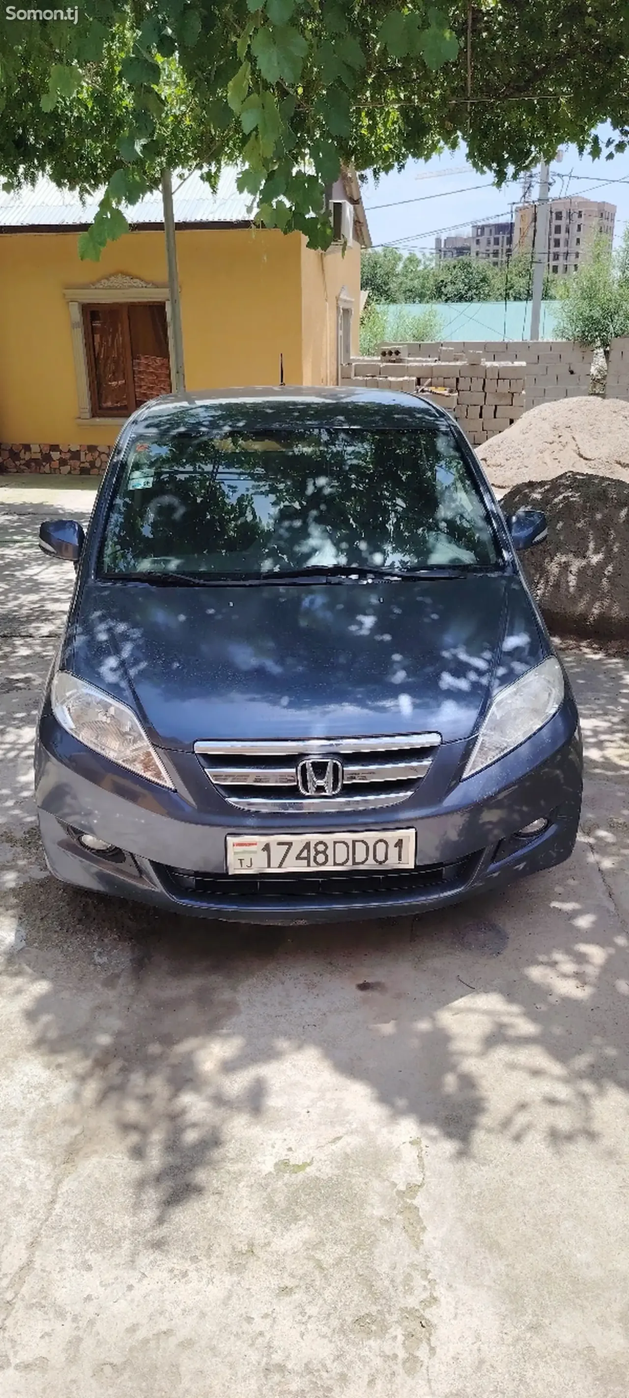 Honda FR-V 2006 · 1.8 MT