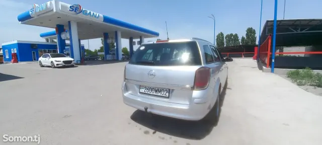 Opel Astra H 2006 · 1.9 MT