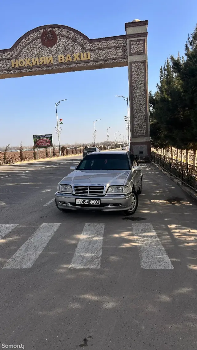 Mercedes-Benz C class 2000 · 2.4 AT