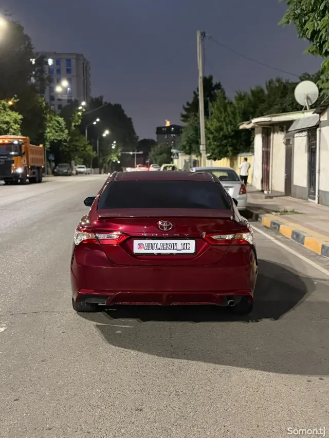 Toyota Camry 2018 · 2.5 AT