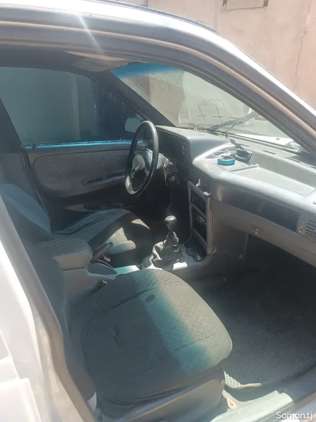 Daewoo Nexia 1996 · 1.6 MT