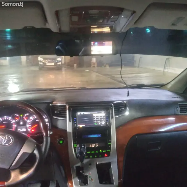 Toyota Vellfire 2010 · 2.4 AT