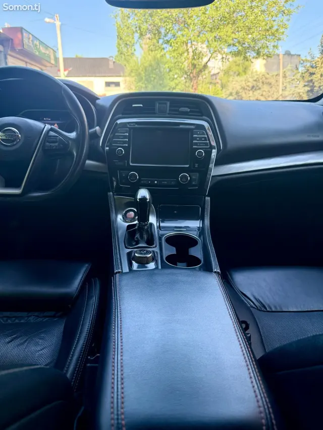 Nissan Maxima 2017 · 3.5 AT