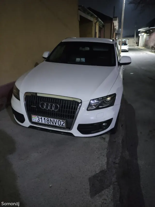 Audi Q5 2012 · 2.0 MT