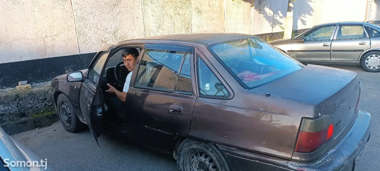 Daewoo Nexia 1995 · 1.6 MT