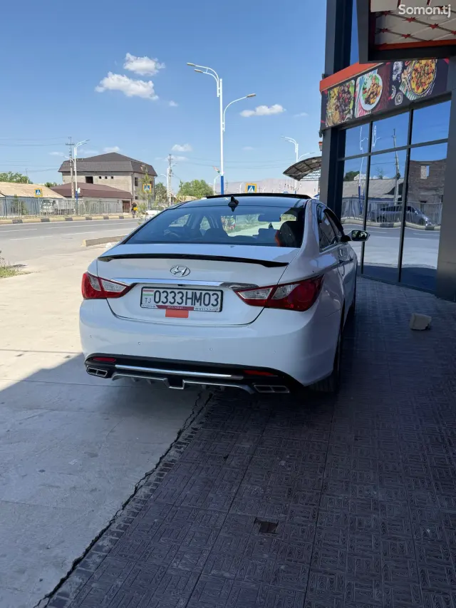 Hyundai Sonata 2011 · 2.0 AT