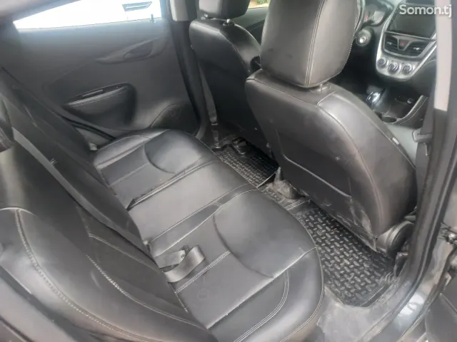 Chevrolet Spark 2016 · 1.1 AT