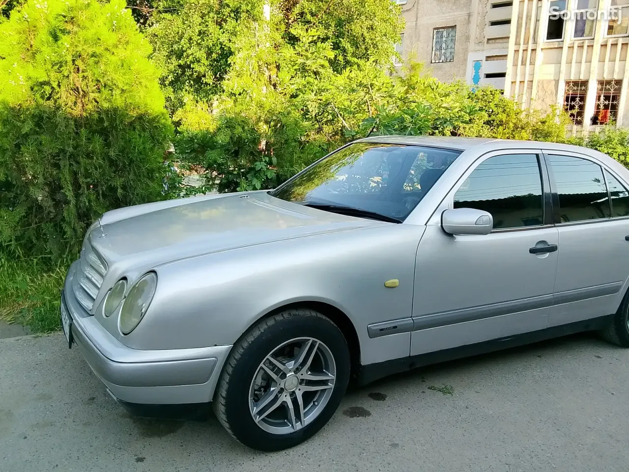 Mercedes-Benz E class 1995 · 2.0 AT