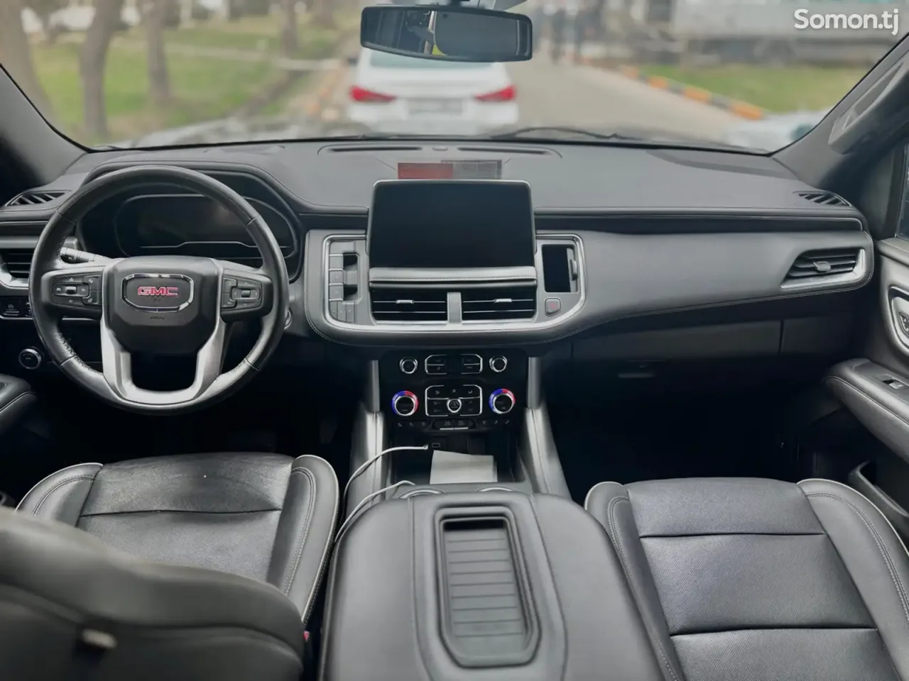GMC Yukon 2022 · 6.2 AT