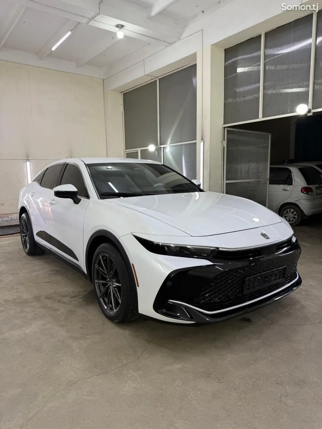Toyota Crown 2023 · 2.5 AT