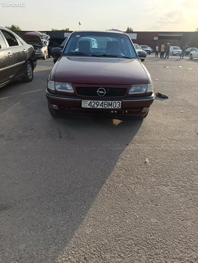 Opel Astra F 1995 · MT