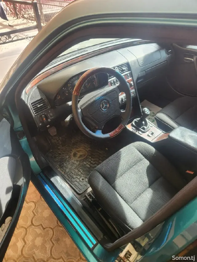 Mercedes-Benz C class 1999 · 1.8 MT