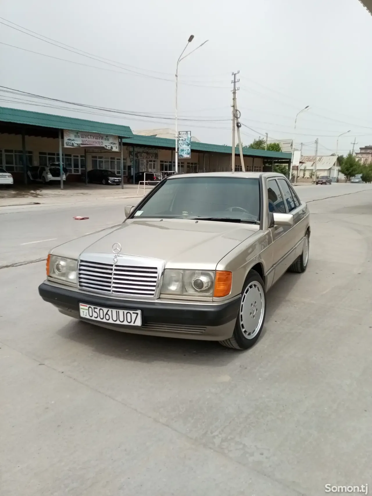 Mercedes-Benz W201 1992 · 2.0 MT