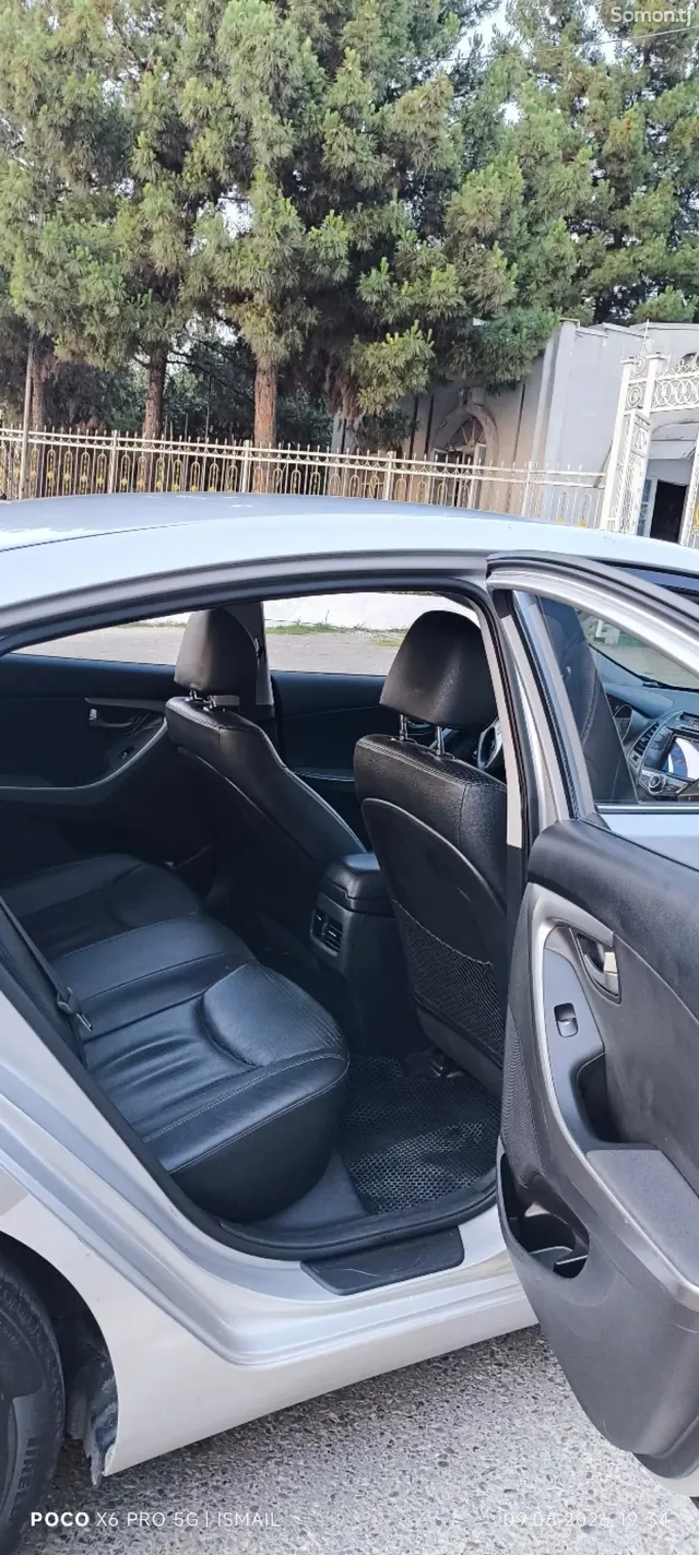 Hyundai Avante 2014 · 1.6 AT
