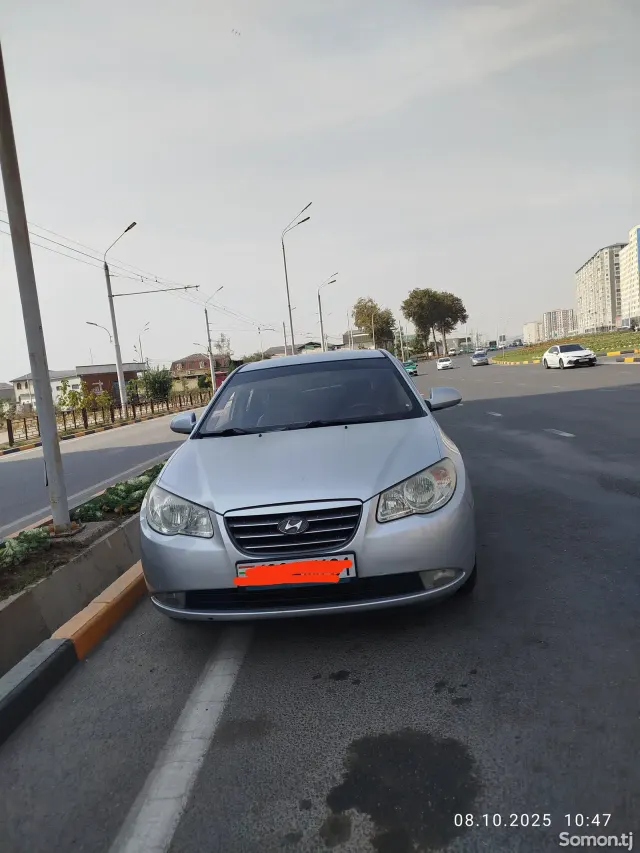 Hyundai Avante 2009 · 1.6 AT