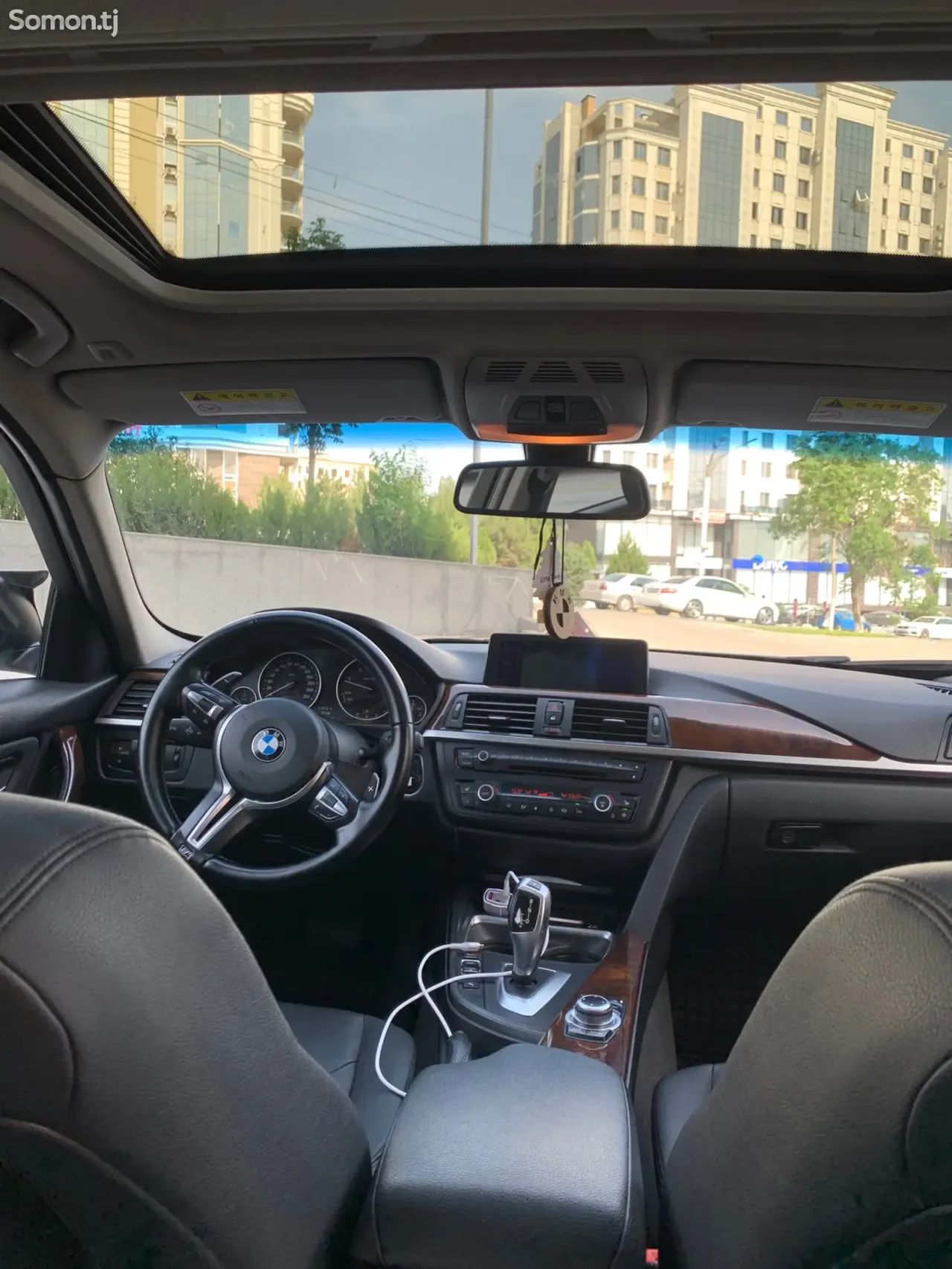 BMW 3 series 2012 · 2.0 AT