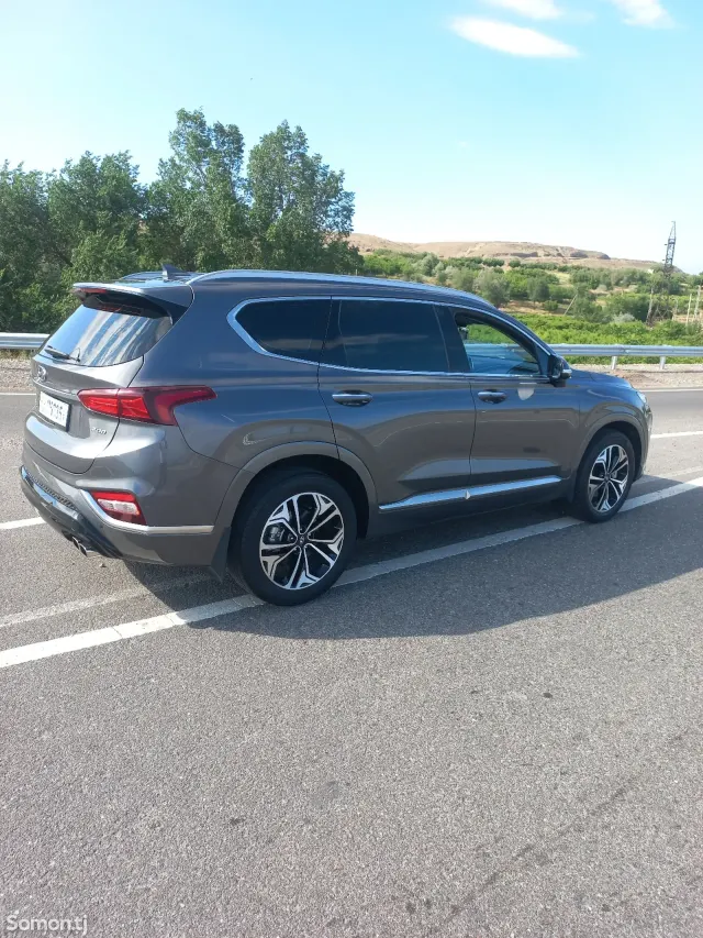 Hyundai Santa Fe 2018 · 2.0 AT
