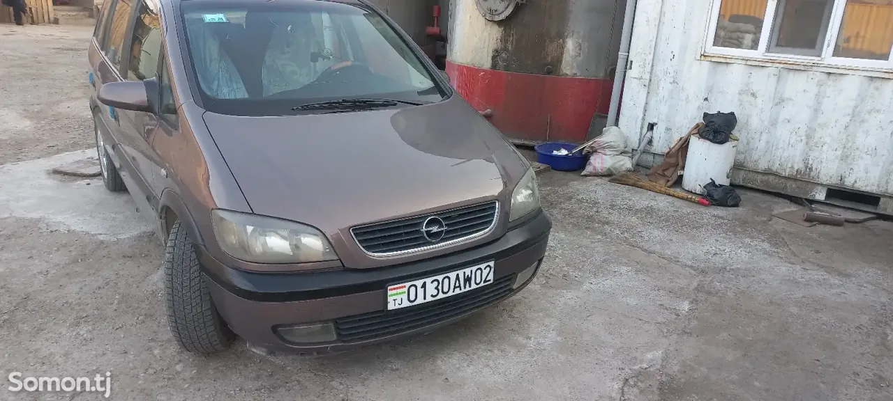 Opel Zafira 2000 · 1.8 MT