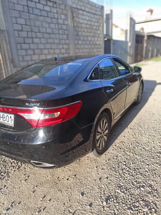 Hyundai Grandeur 2014 · 2.4 AT
