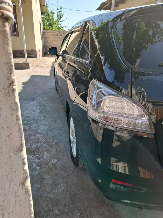 Toyota Mark X ZiO 2010 · 2.4 AT