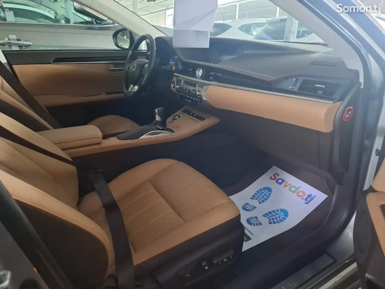 Lexus ES series 2017 · 2.5 AT