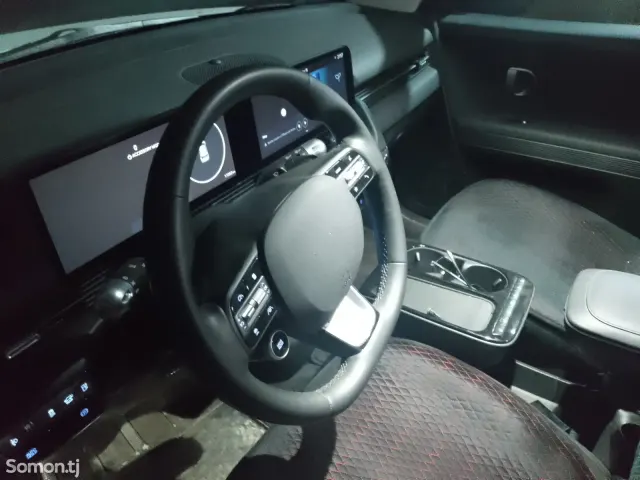 Hyundai IONIQ 2024 · AT