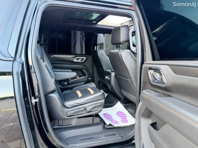 GMC Yukon 2023 · 6.2 AT