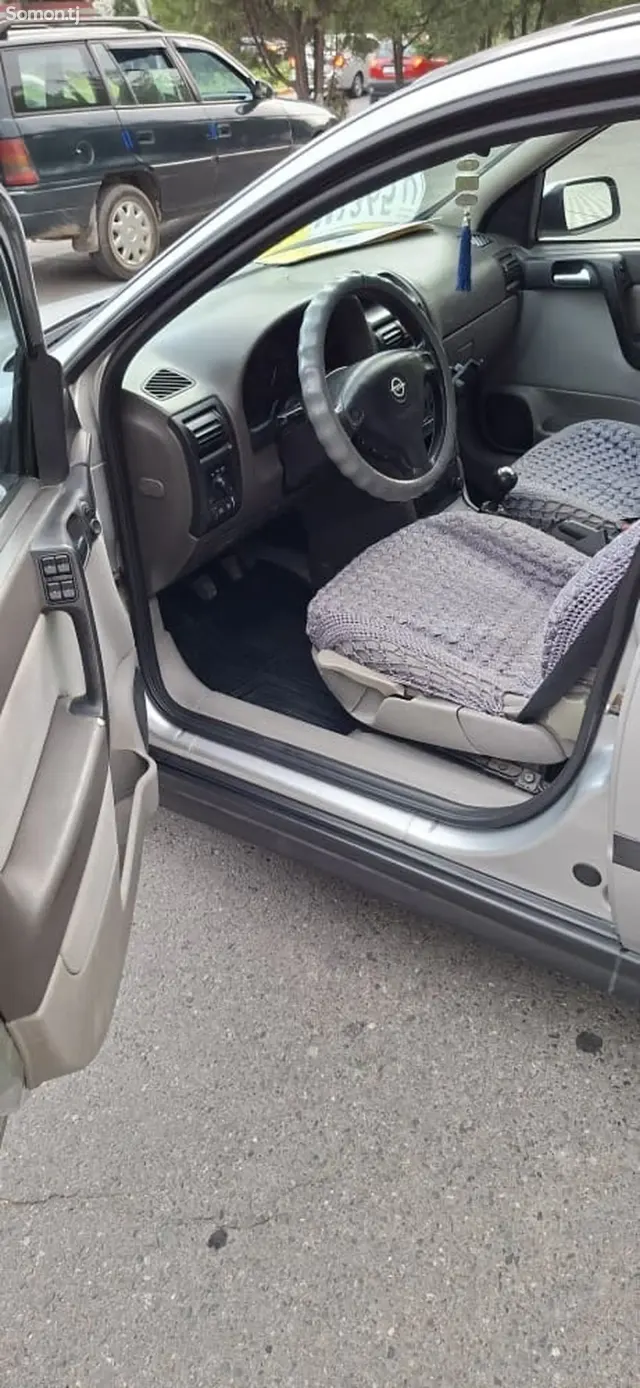 Opel Astra G 2000 · 1.8 MT