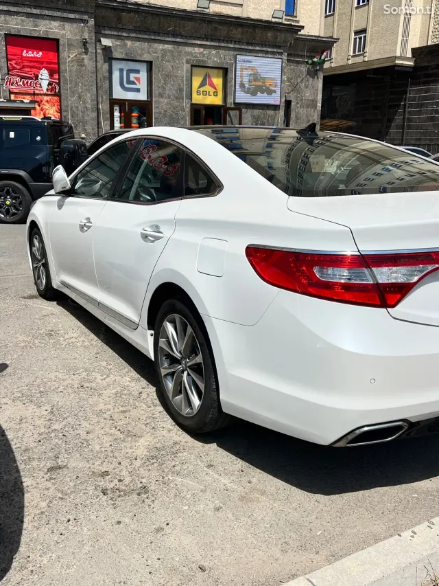 Hyundai Grandeur 2014 · 2.4 AT
