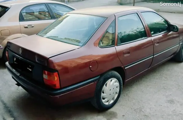 Opel Vectra A 1992 · 1.6 MT