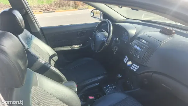 Hyundai Avante 2007 · 1.6 AT