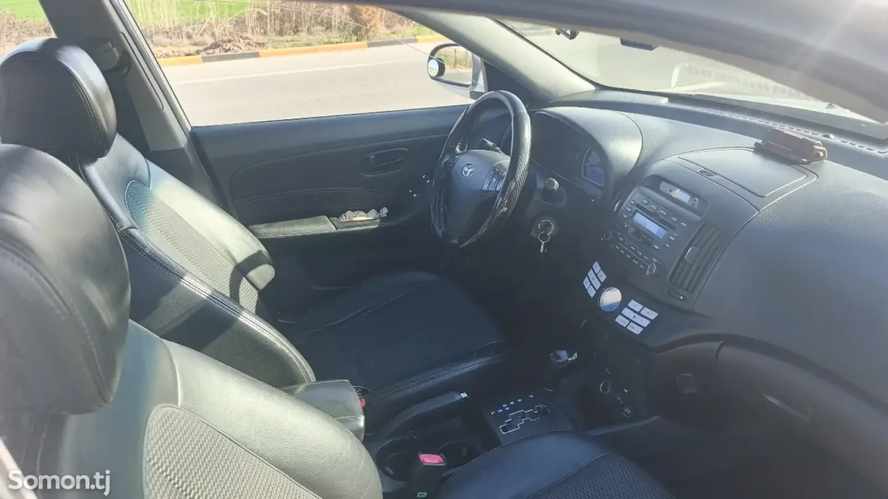 Hyundai Avante 2007 · 1.6 AT