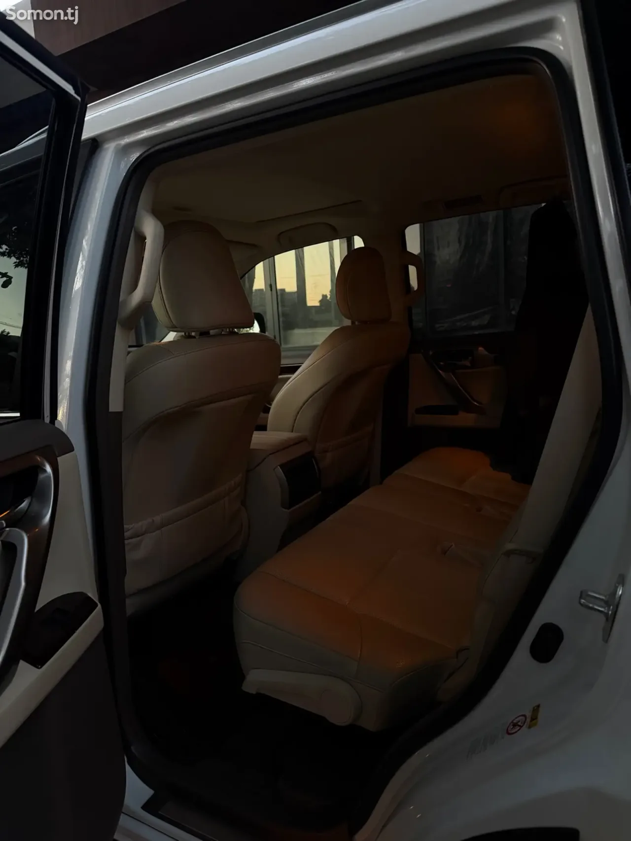 Lexus GX series 2016 · 4.6 AT