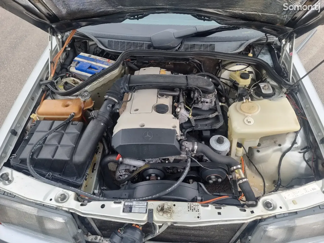 Mercedes-Benz W201 1991 · 2.3 MT